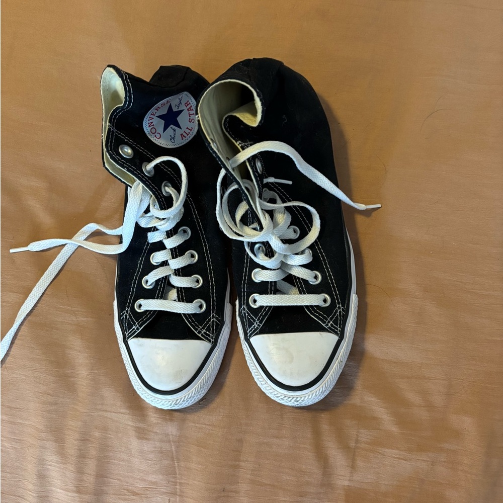 Size 9 brand new converse’s